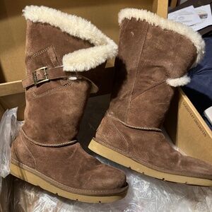 Ladies Ugg Suede Boots